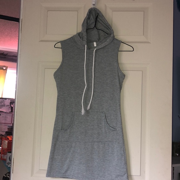 Dress - Picture 1 of 4